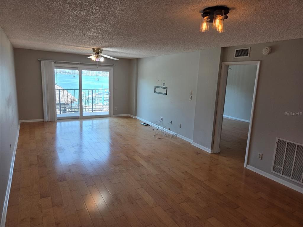 650 ISLAND WAY 202 photo 8