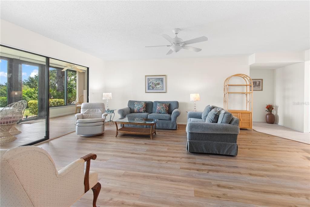 220 LAKEWOOD DRIVE photo 12