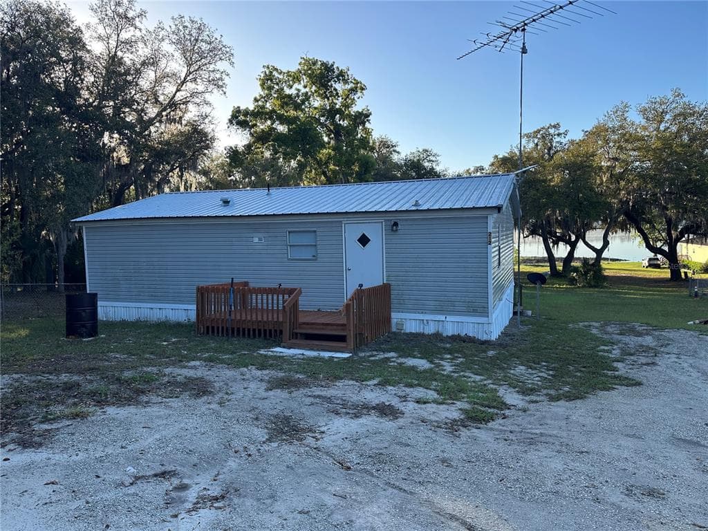 212 ASHLEY STREET photo 1