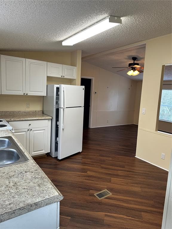 212 ASHLEY STREET photo 8