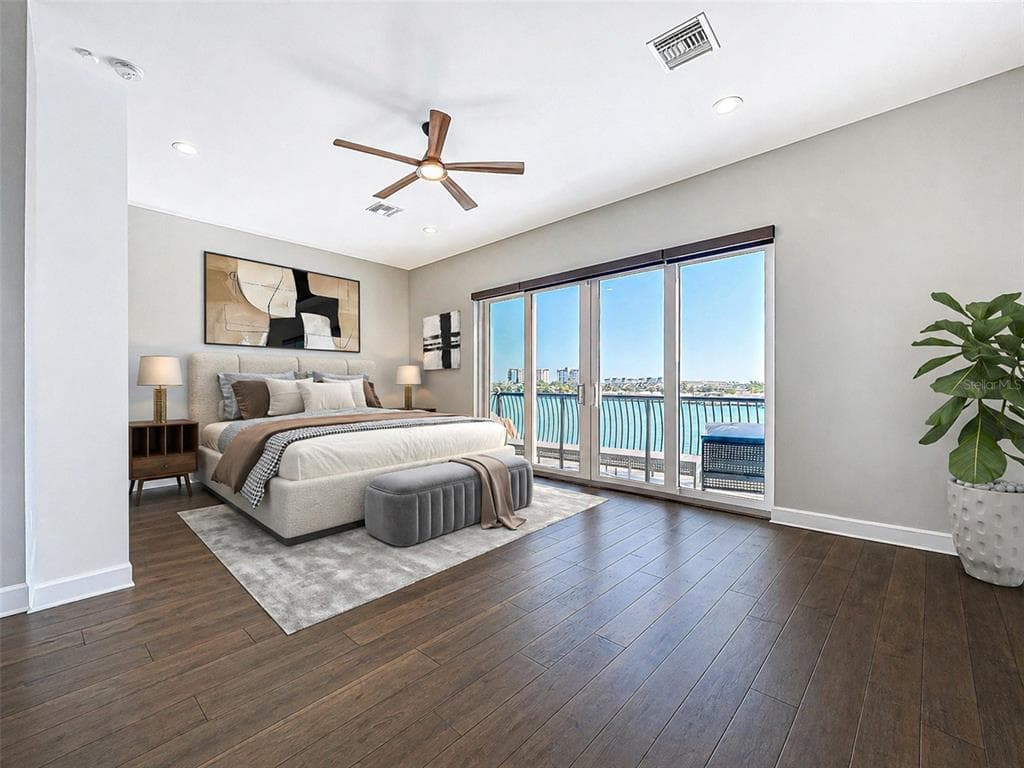 306 BAY PLZ photo 23