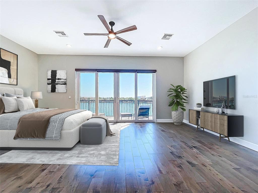 306 BAY PLZ photo 24