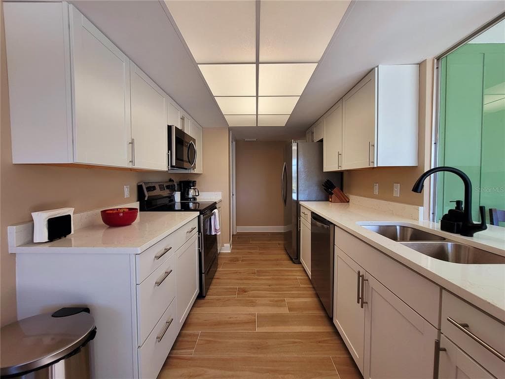 4815 SORRENTO COURT photo 13