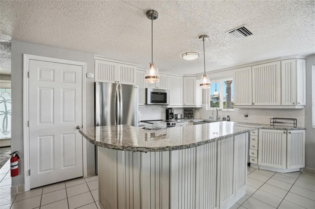 13822 MALCOLM AVENUE photo 17