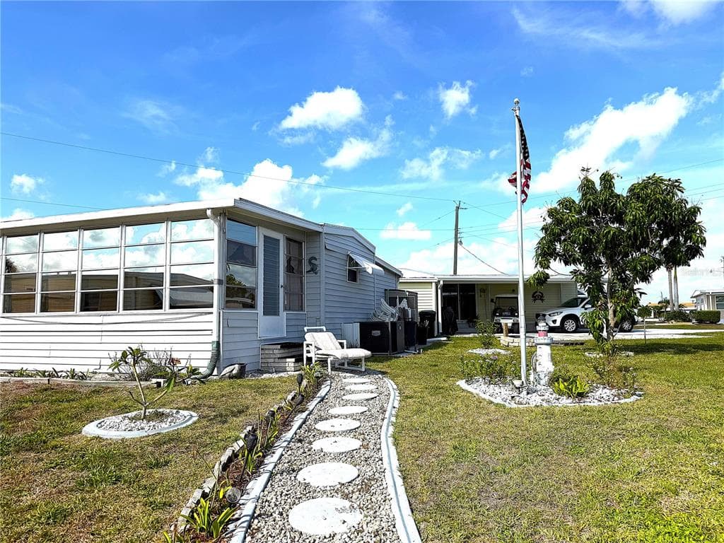527 BLACKBURN BOULEVARD photo 23