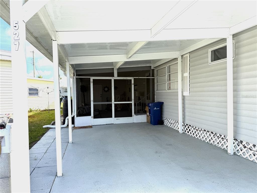 527 BLACKBURN BOULEVARD 2