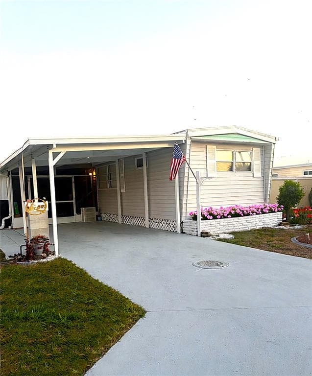 527 BLACKBURN BOULEVARD photo 18