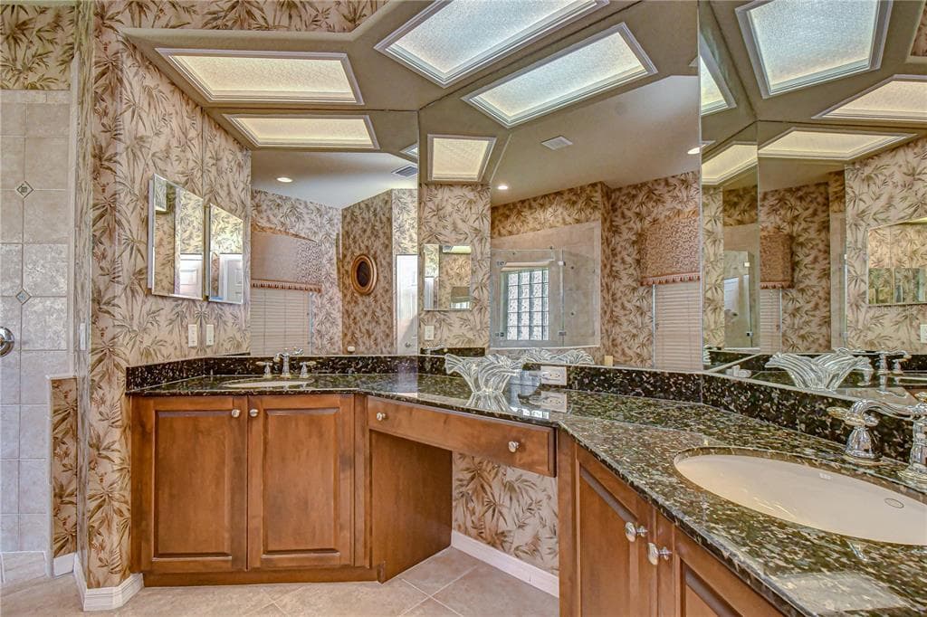 20915 LAKE VIENNA DRIVE photo 20