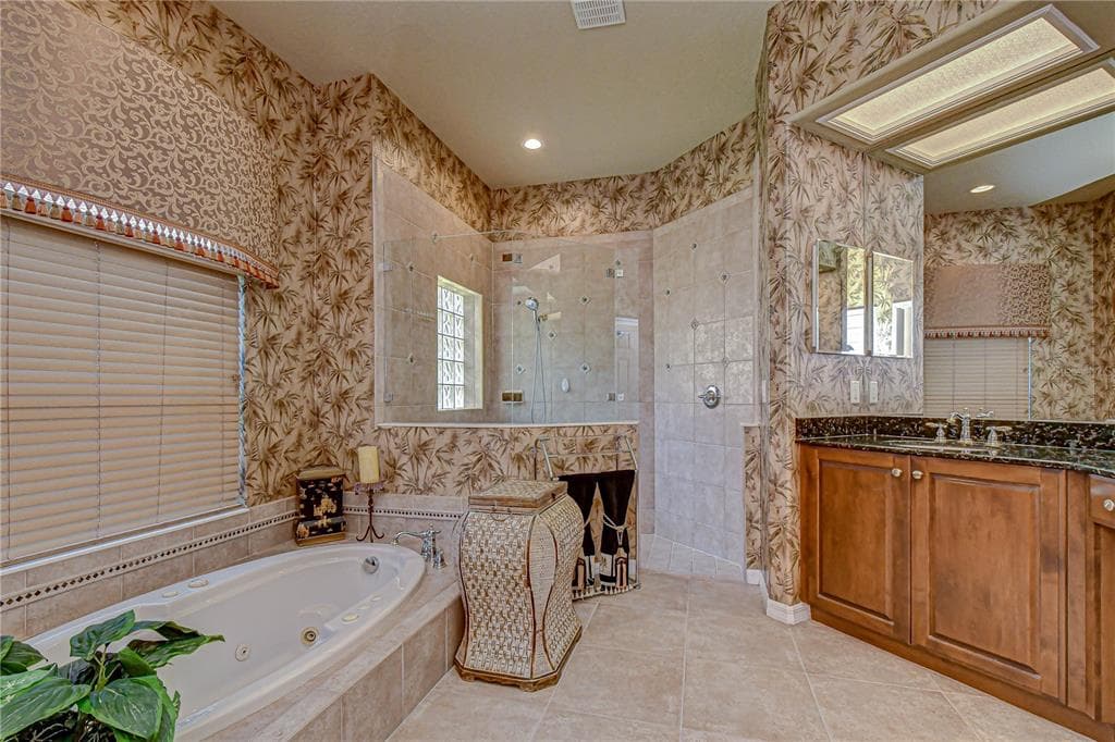 20915 LAKE VIENNA DRIVE photo 19