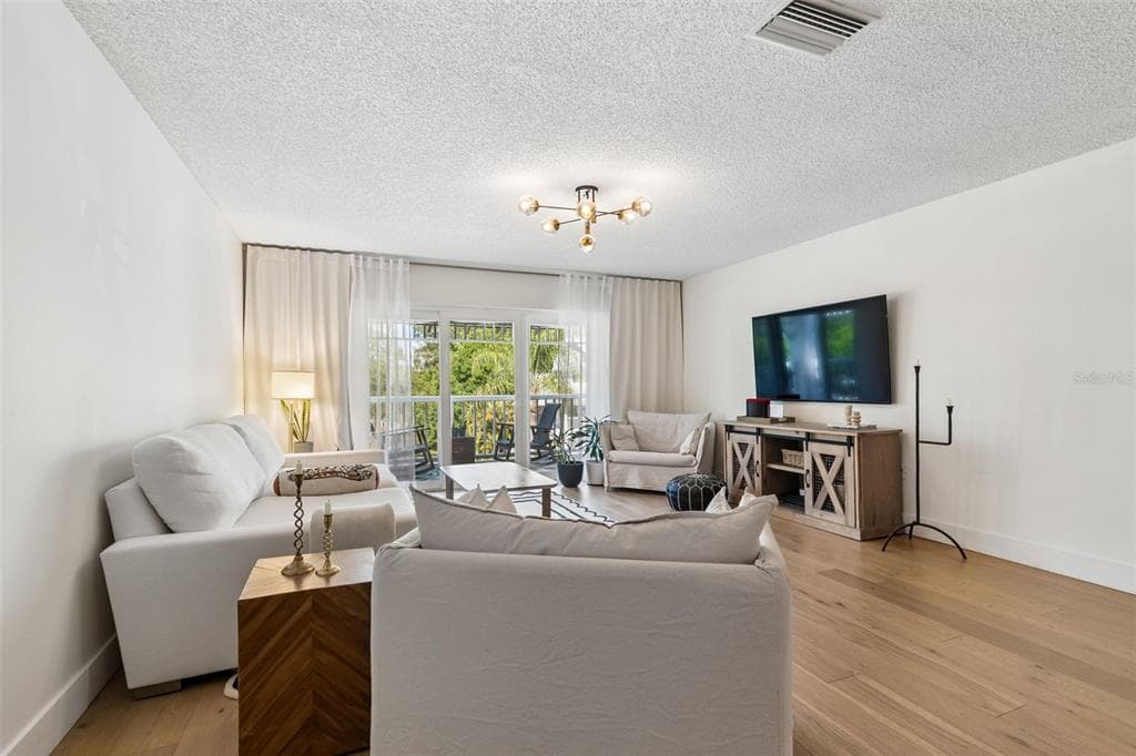 2599 DOLLY BAY DRIVE 302 photo 11
