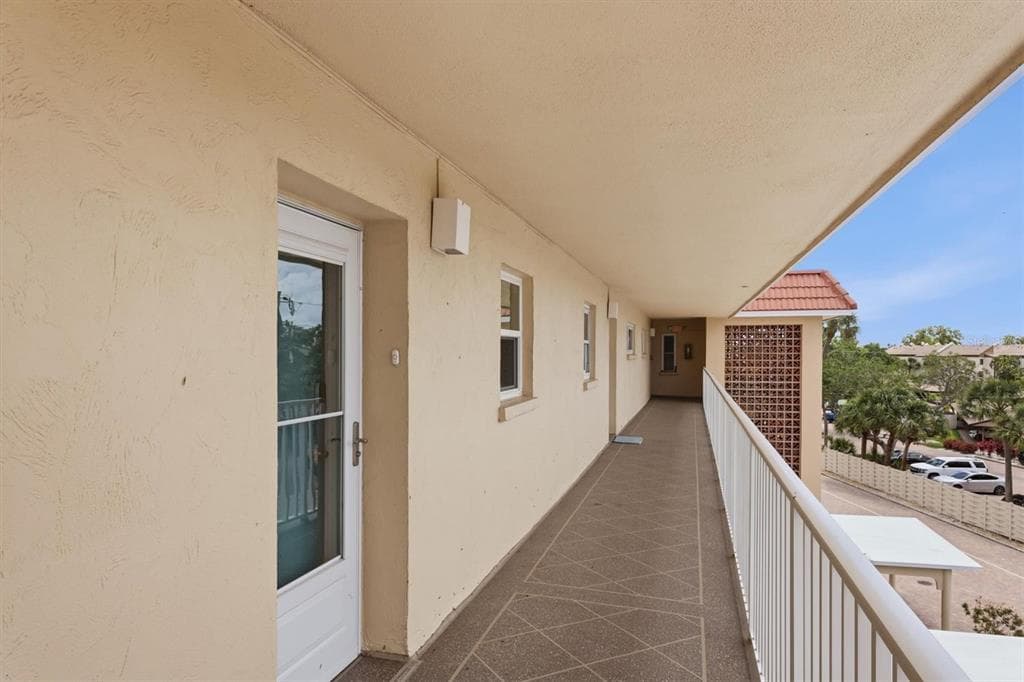 1215 S PORTOFINO DRIVE 406 photo 3