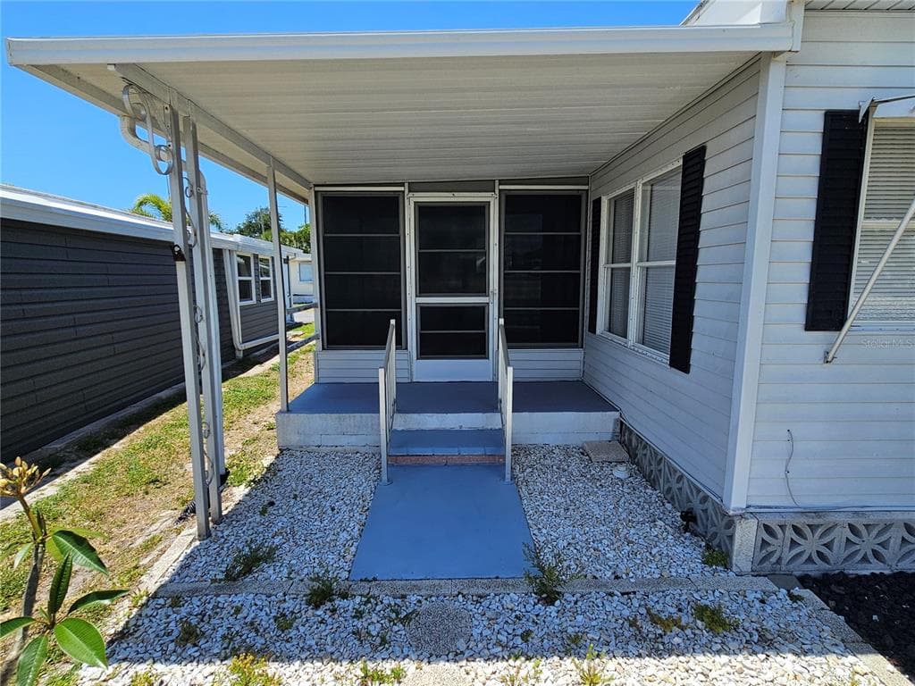 110 ROMA ROAD photo 24