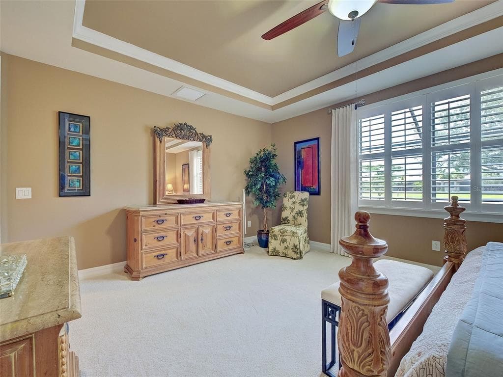 13861 NEVIANO STREET photo 9