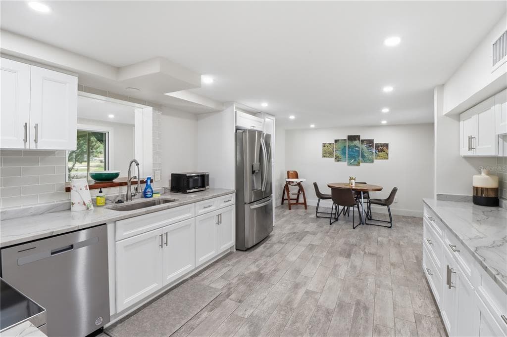 9235 W HARBOR ISLE COURT photo 17