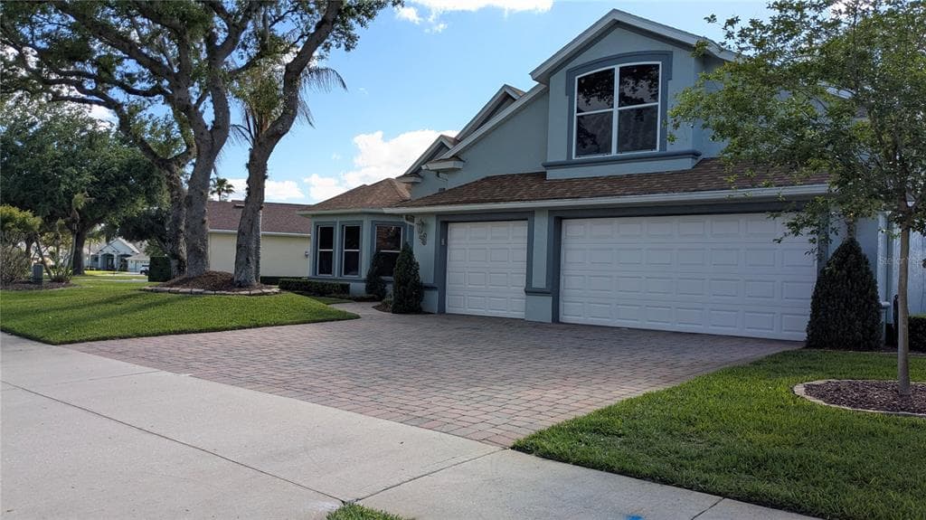 112 HALLSTROM COURT photo 2
