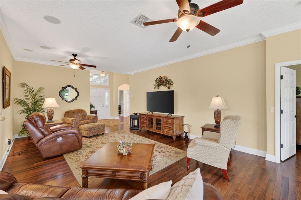 8041 SAINT JAMES WAY photo 7