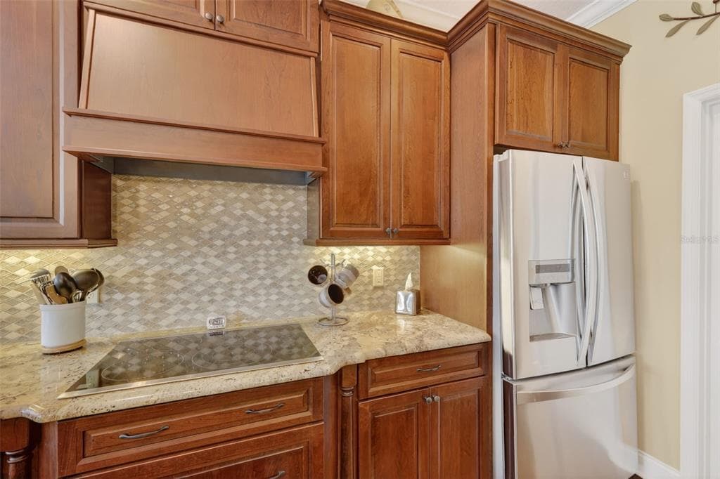 8041 SAINT JAMES WAY photo 18