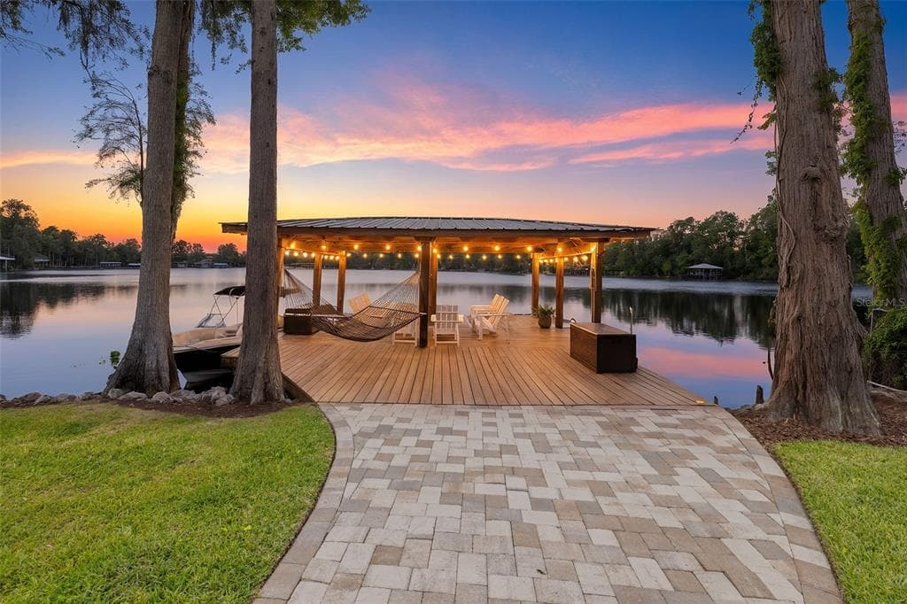 18520 WAYNE ROAD 1