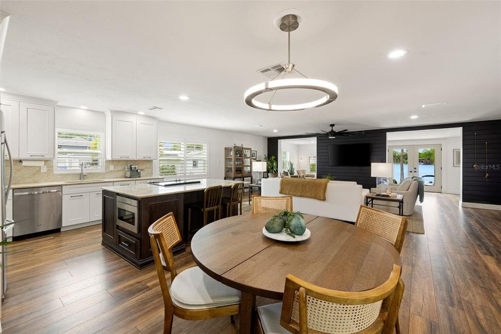 18520 WAYNE ROAD photo 10