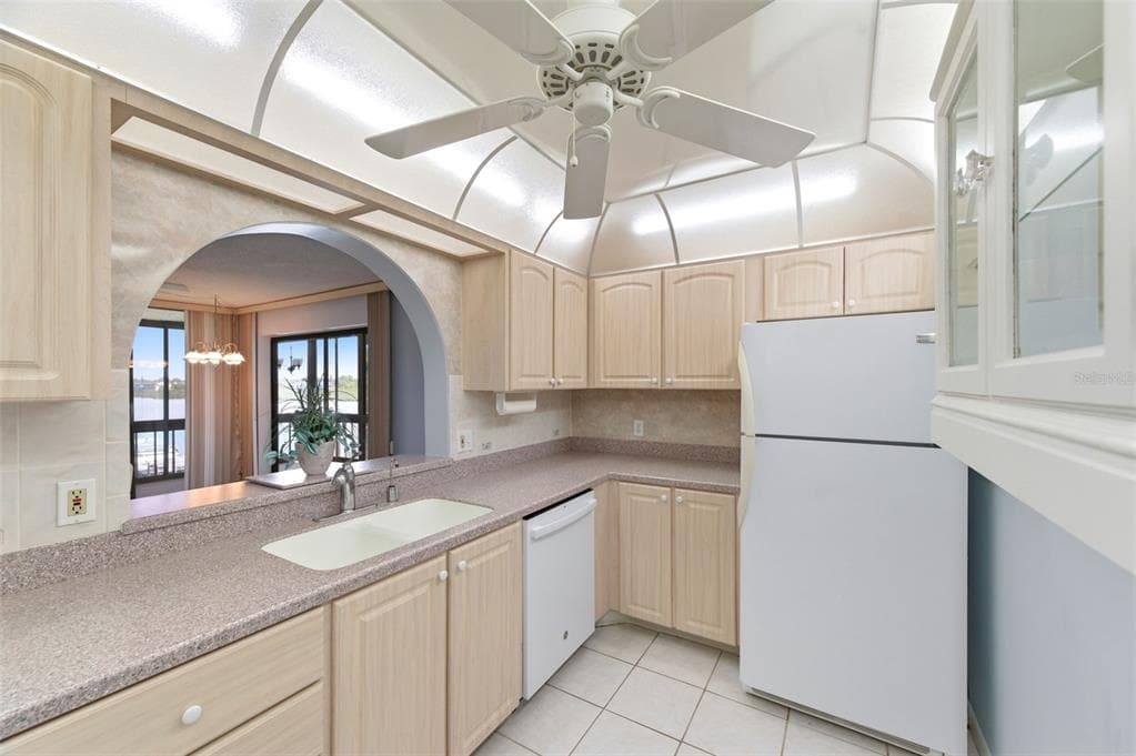 19701 GULF BOULEVARD 417 photo 6