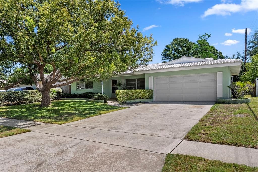 1413 EMBASSY DRIVE photo 1