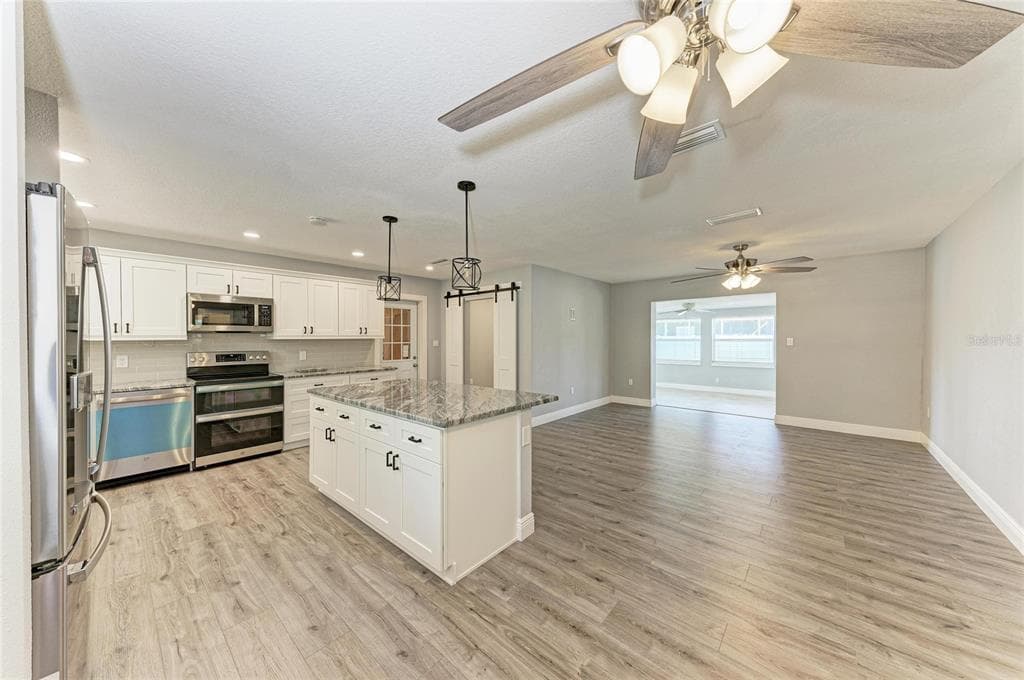 2401 10TH STREET W photo 11