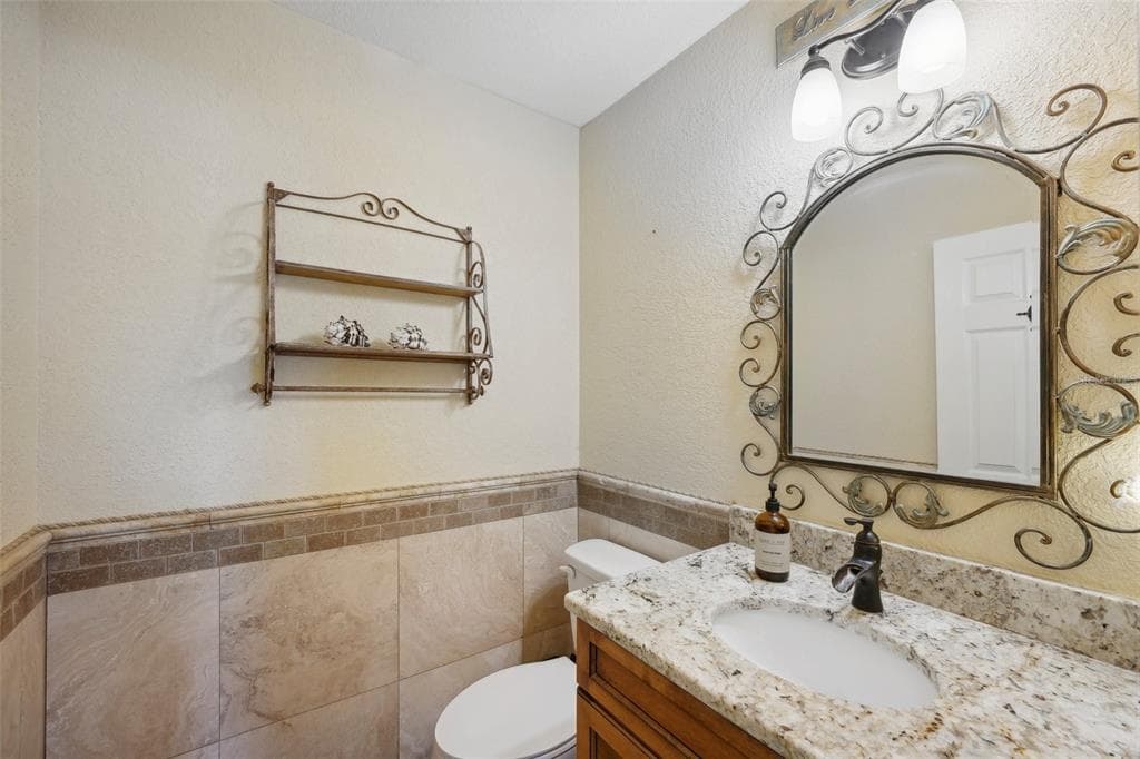 637 PINELLAS BAYWAY 105 photo 17