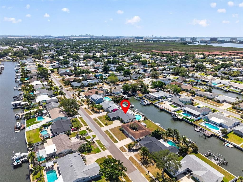 8450 FLAGSTONE DRIVE 3