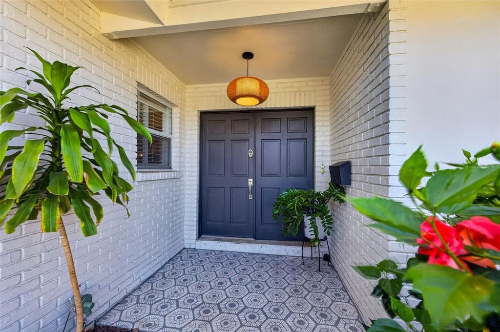 8450 FLAGSTONE DRIVE 4