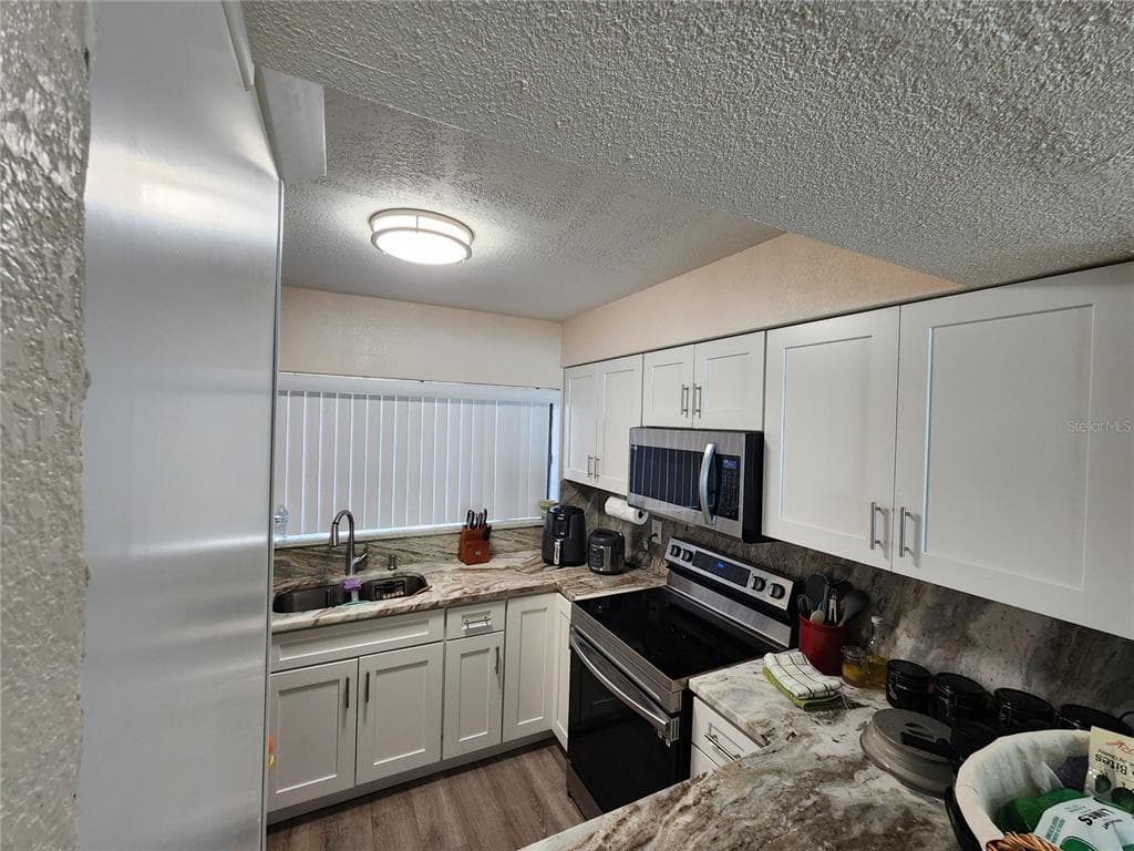 3402 ELLENWOOD LANE photo 12