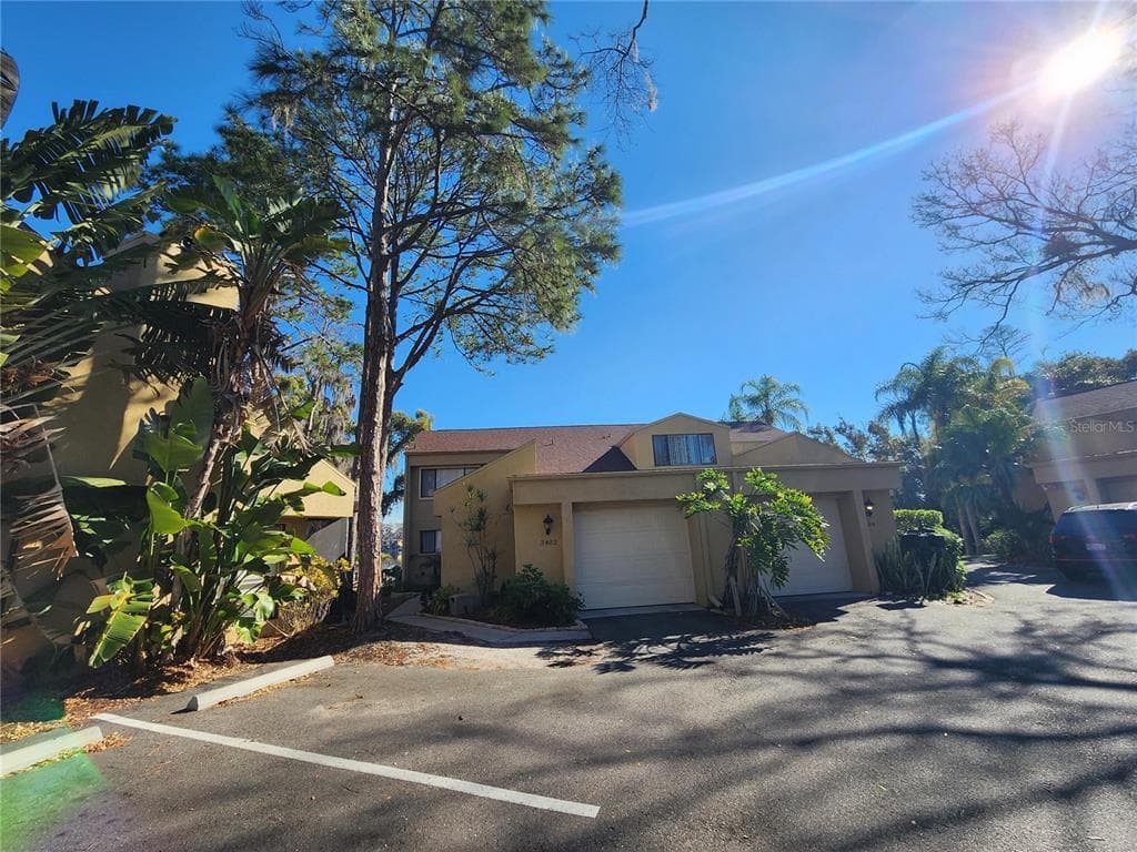 3402 ELLENWOOD LANE 4