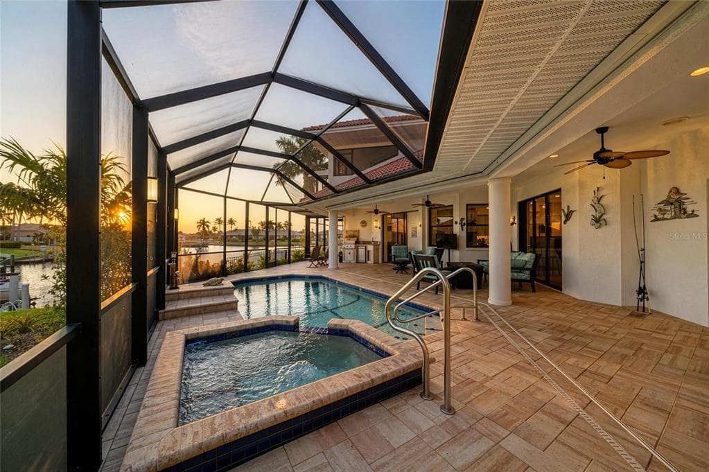524 LA CARUNA COURT 2