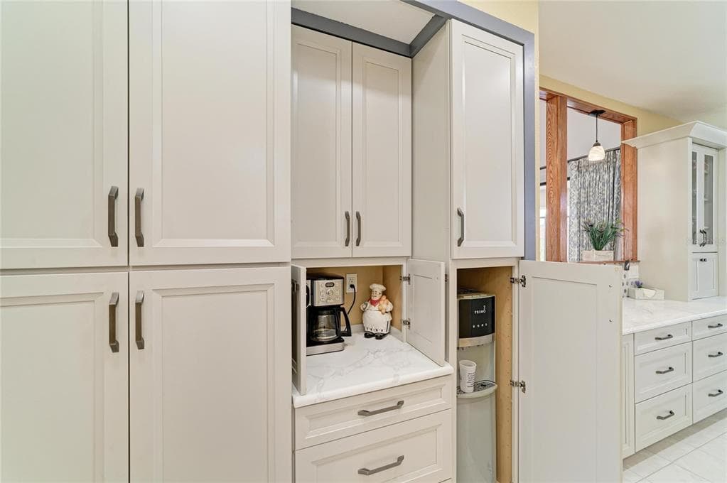 524 LA CARUNA COURT photo 12