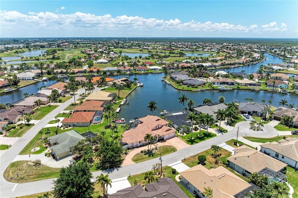 524 LA CARUNA COURT 4