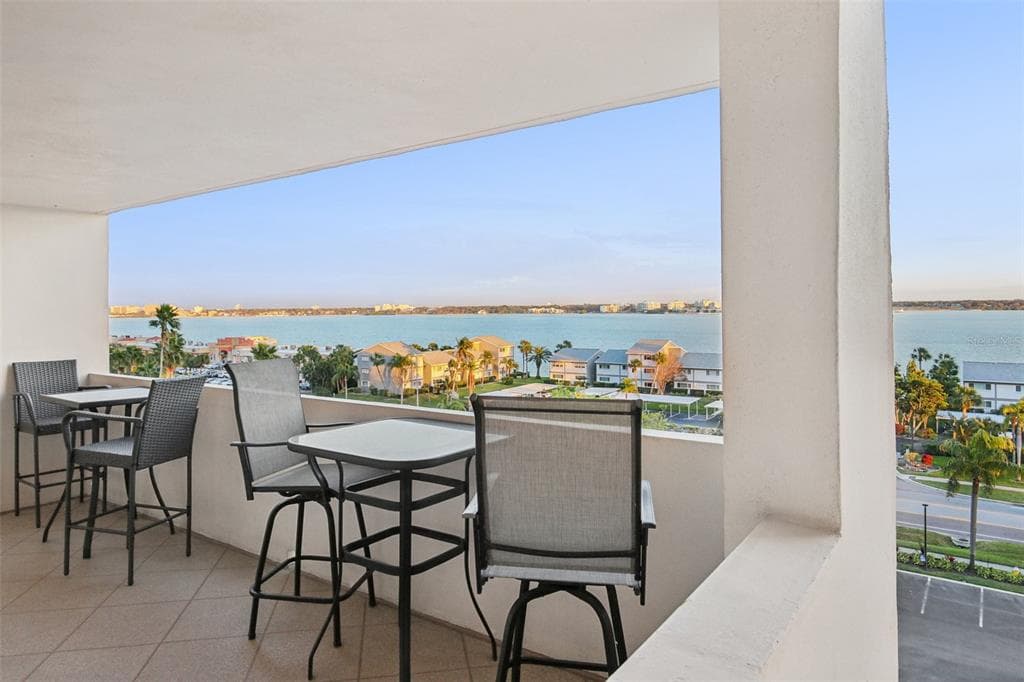 1270 GULF BOULEVARD 701 photo 3