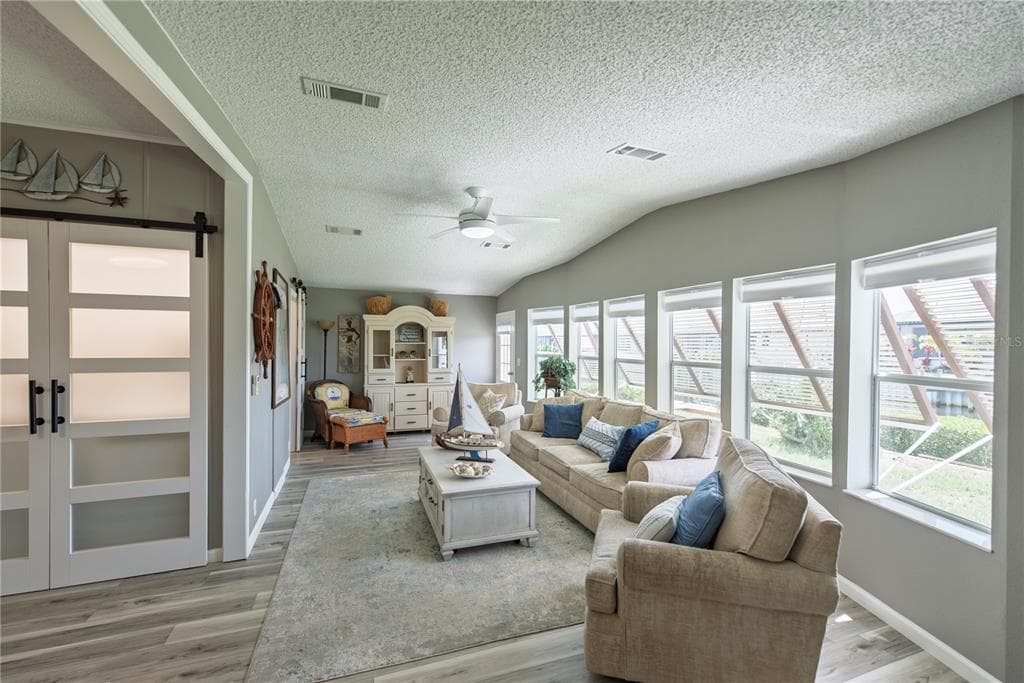 44 WINDMILL BOULEVARD 3