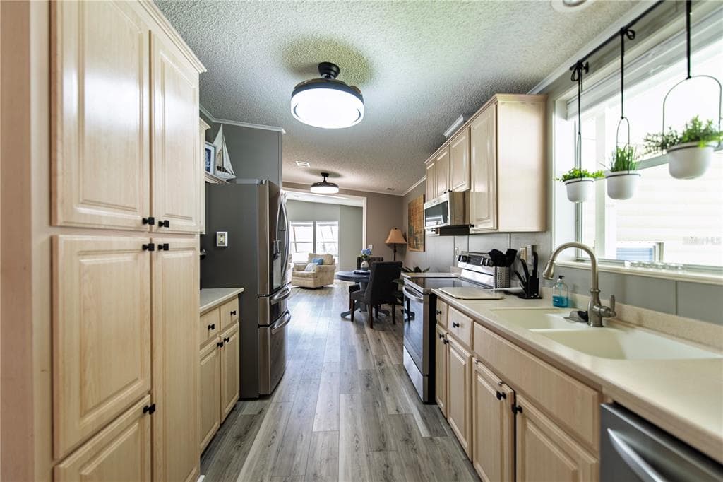 44 WINDMILL BOULEVARD photo 9