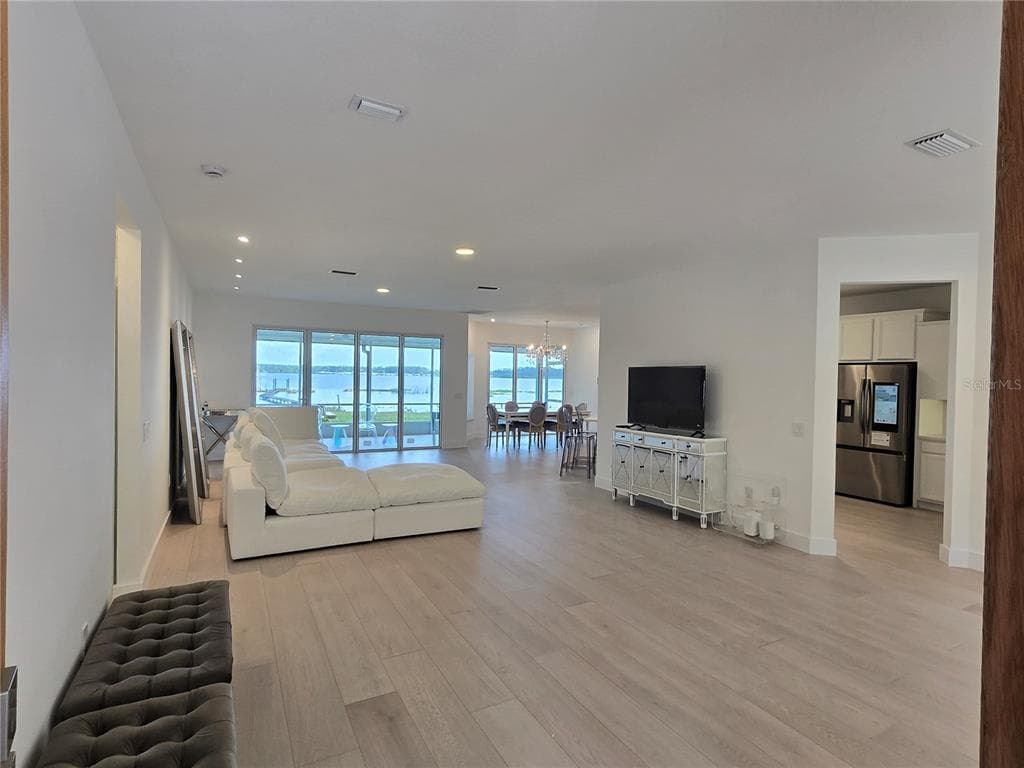 560 EDEN DRIVE 5