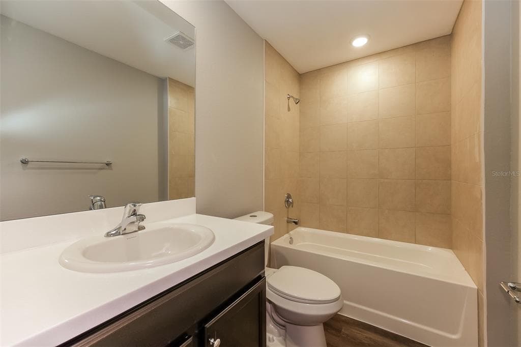4208 WALL LANE photo 14
