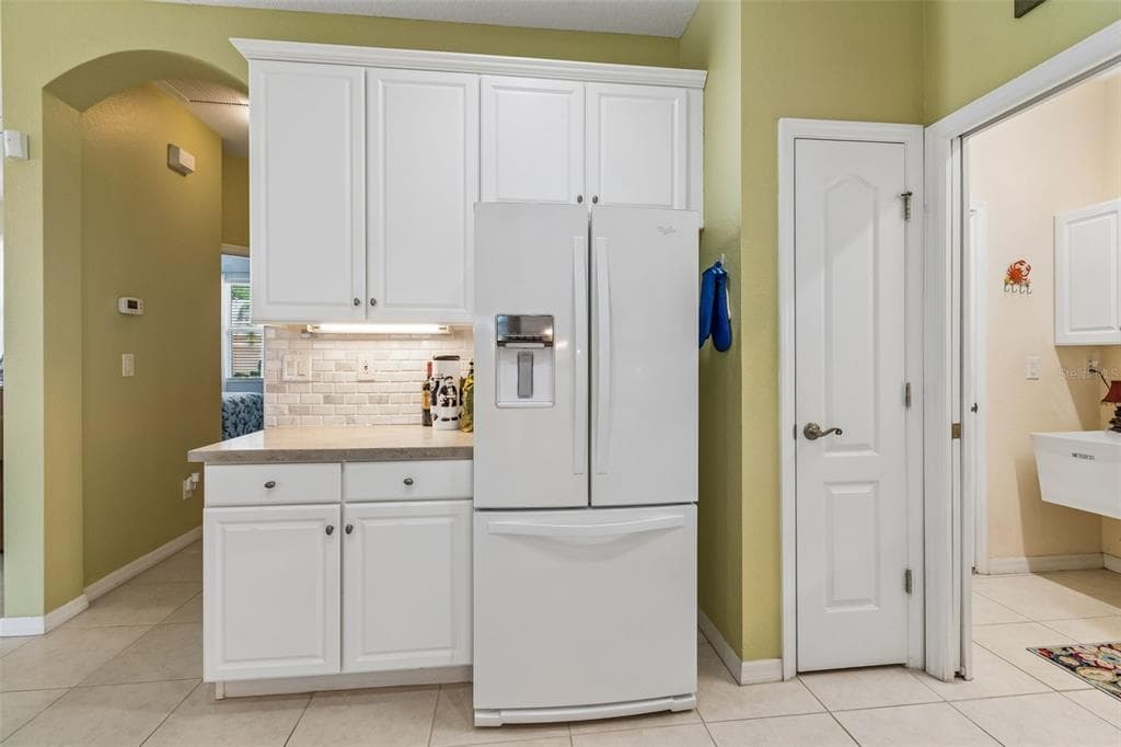 2011 SIFIELD GREENS WAY 71 photo 25