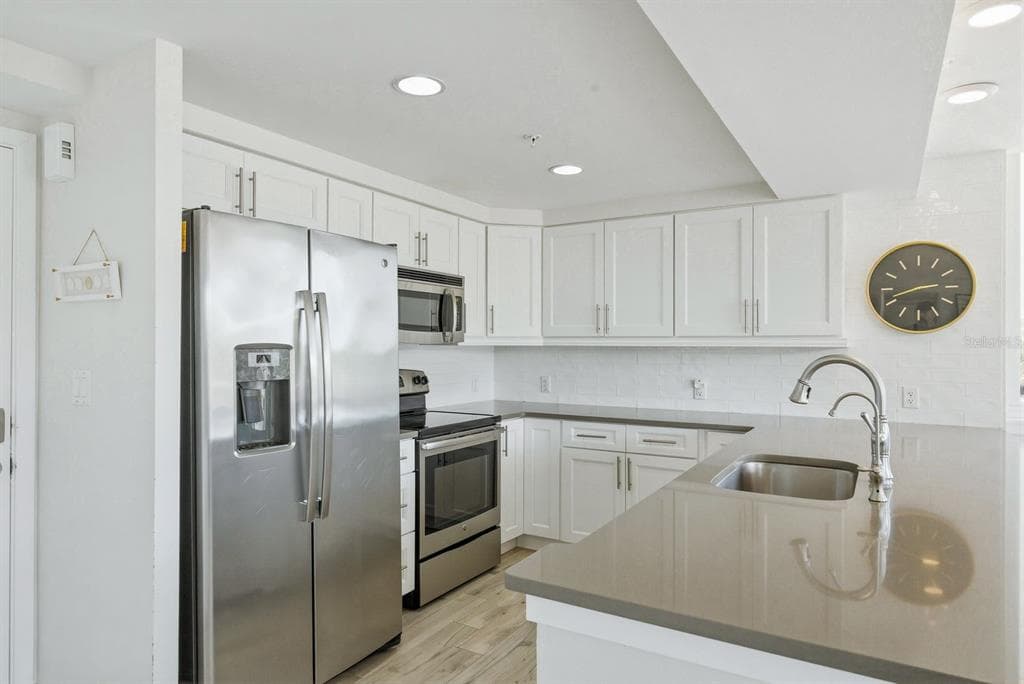 223 ISLAND WAY 2D photo 6