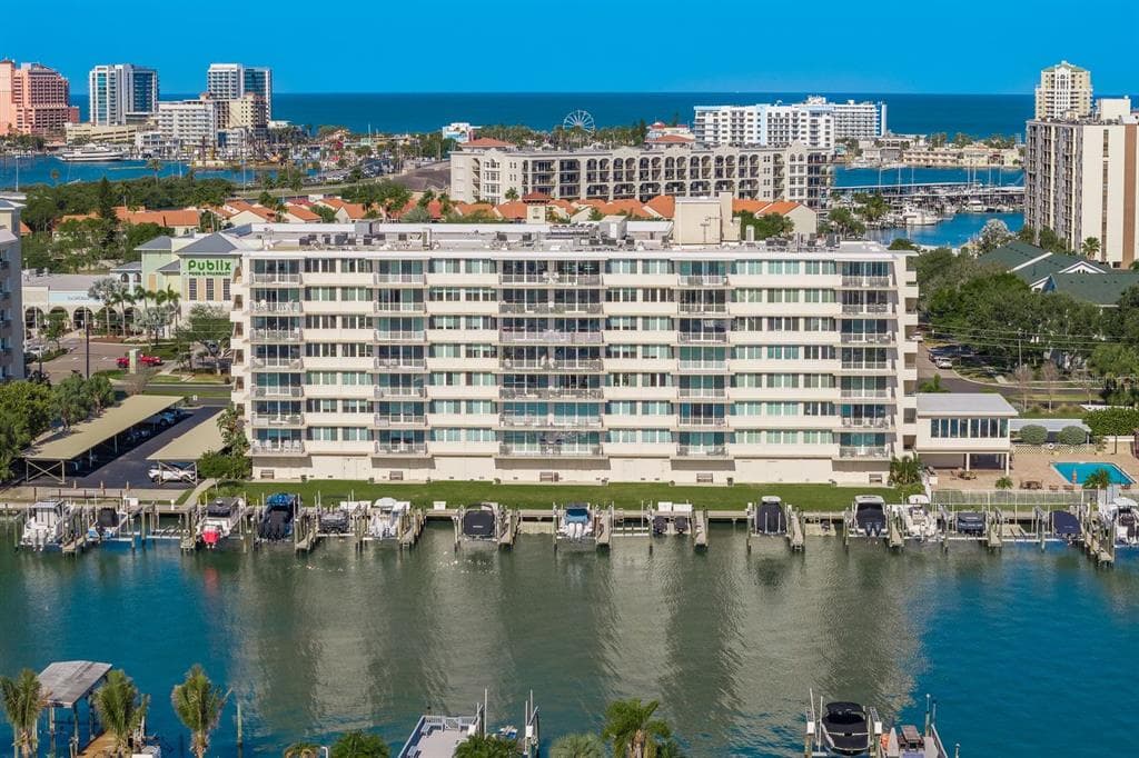 223 ISLAND WAY #2D 1