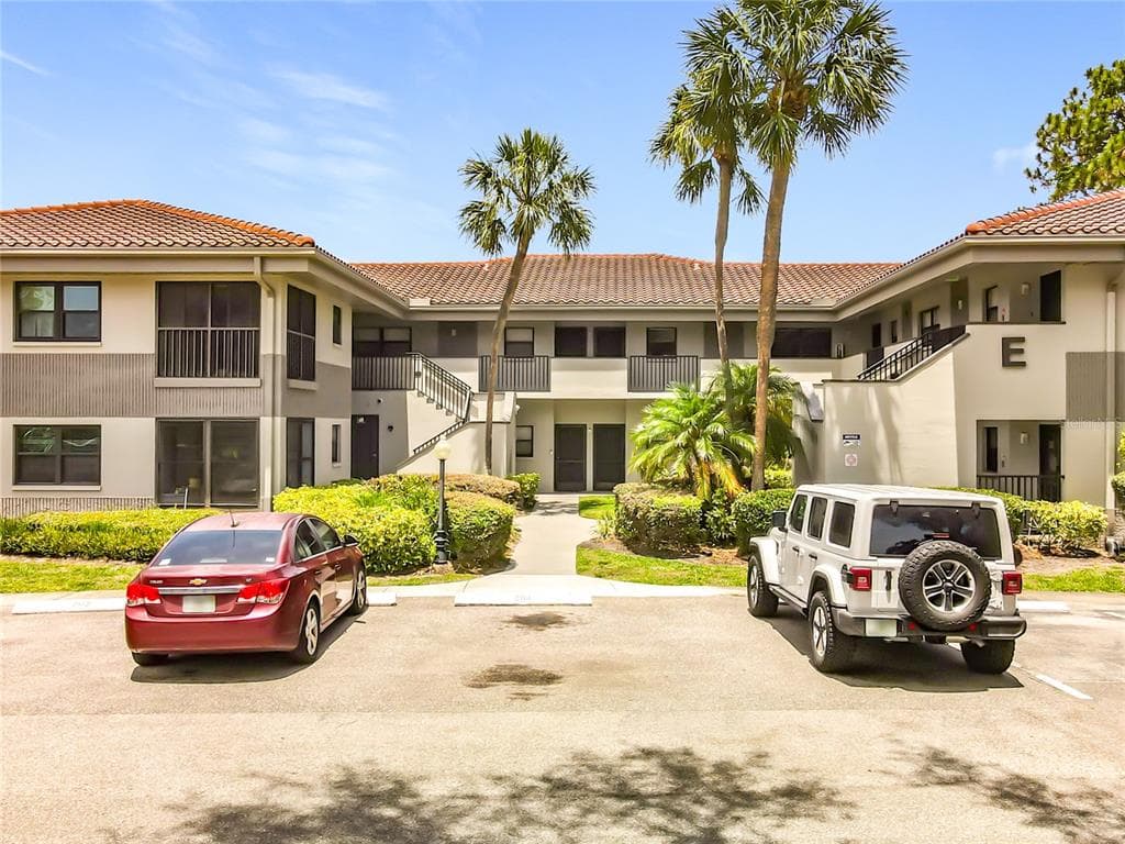 2650 COUNTRYSIDE BOULEVARD E103 photo 2