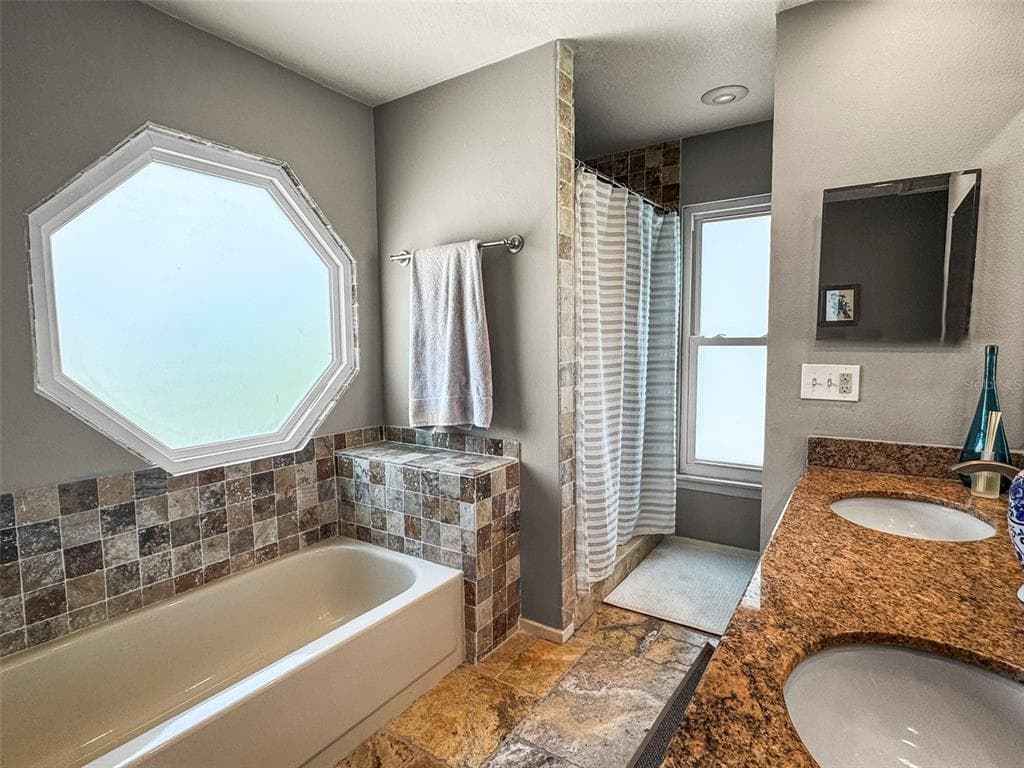 4966 ROBIN TRAIL photo 24