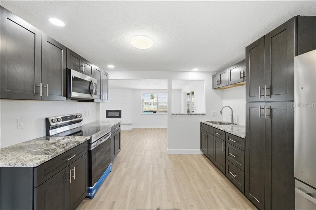 13902 BARNARD AVENUE photo 6