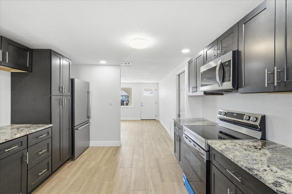 13902 BARNARD AVENUE photo 7