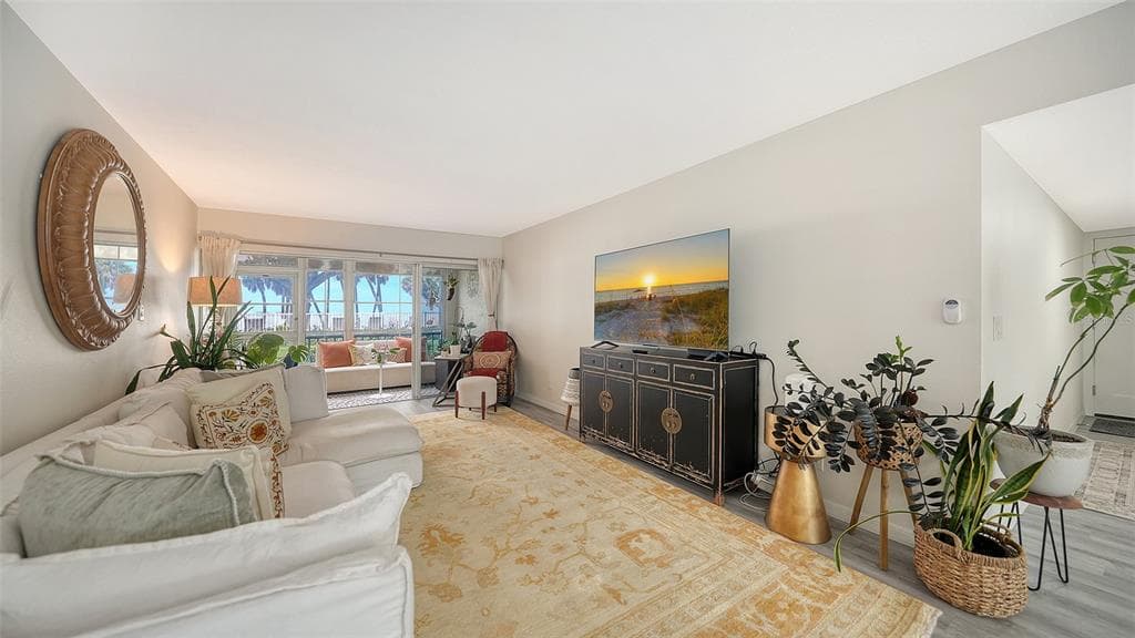 1100 IMPERIAL DRIVE 108 photo 9
