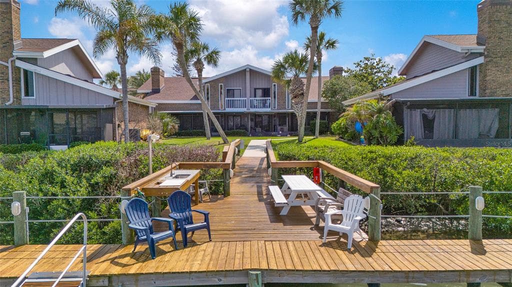 121 LAGOON COURT 3