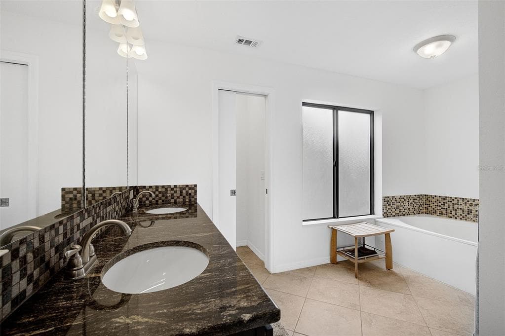 6660 SCHOONER BAY CIRCLE 6660 photo 16