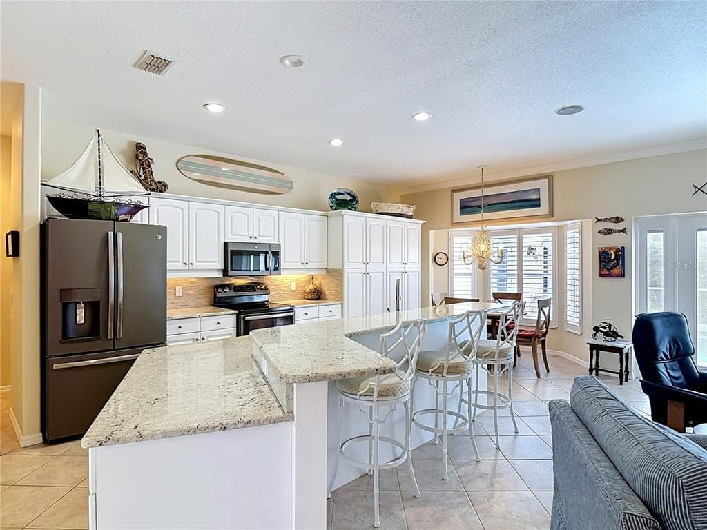 21 RICHMOND DR 2